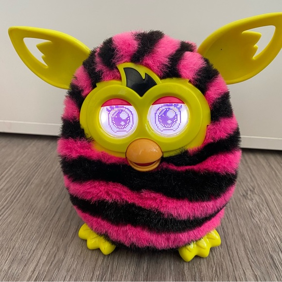 Hasbro FURBY Boom Interactive Toy Pink Black Stripes Yellow - Picture 3 of 11